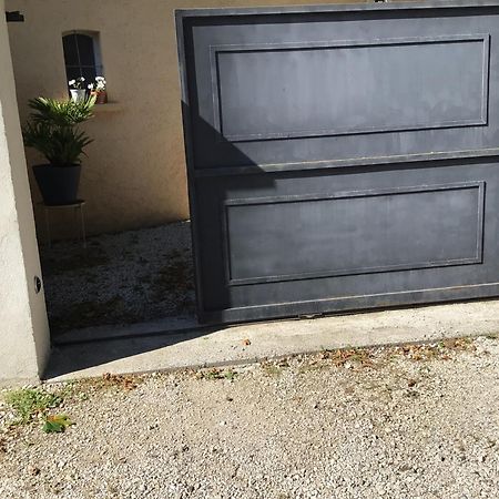 Une Chambre En Ville L'Isle-sur-la-Sorgue Exterior photo